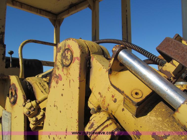 image for item F4618 1971 Caterpillar 951B track loader