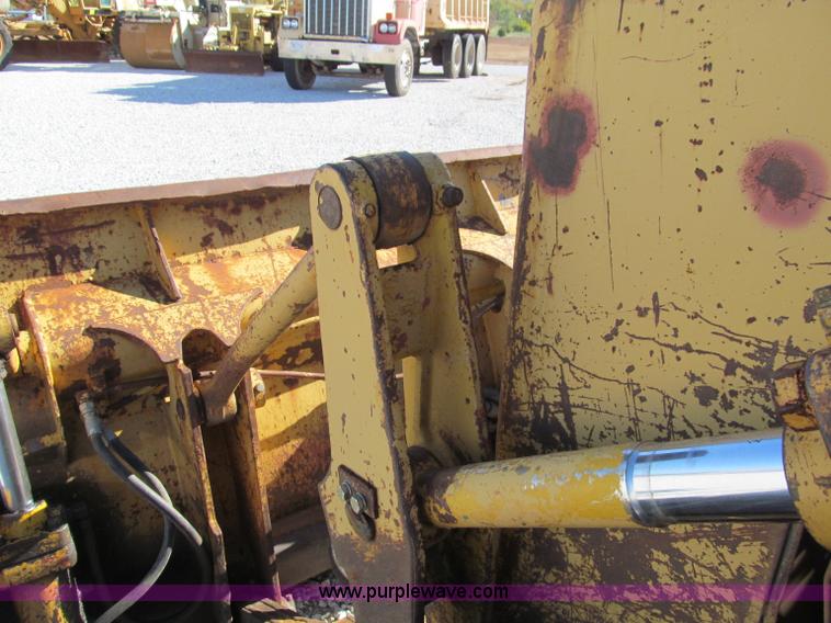 image for item F4618 1971 Caterpillar 951B track loader