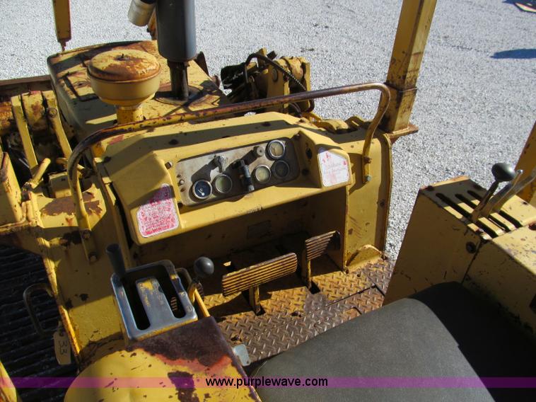 image for item F4618 1971 Caterpillar 951B track loader