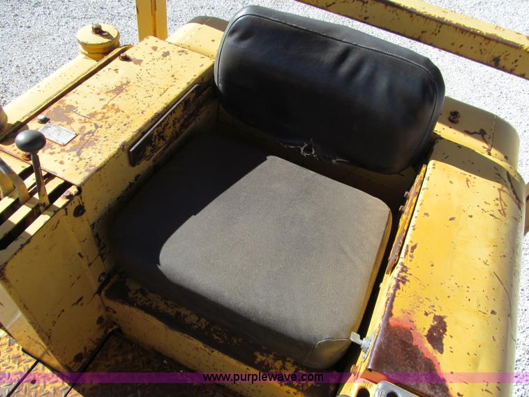 image for item F4618 1971 Caterpillar 951B track loader