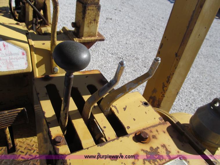 image for item F4618 1971 Caterpillar 951B track loader