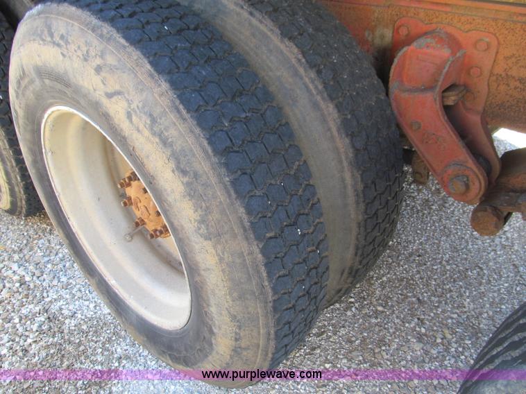 image for item F4619 1978 GMC General dump truck