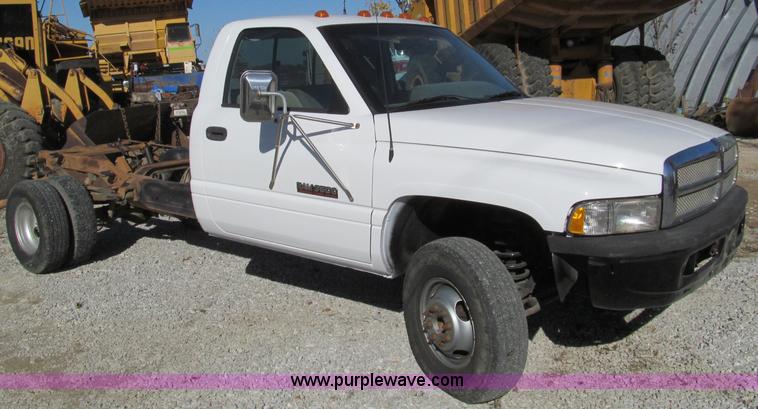 image for item F4630 1994 Dodge Ram 3500 pickup truck cab and chassis