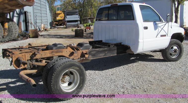 image for item F4630 1994 Dodge Ram 3500 pickup truck cab and chassis