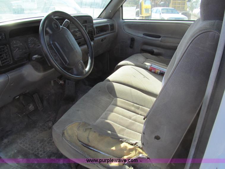 image for item F4630 1994 Dodge Ram 3500 pickup truck cab and chassis