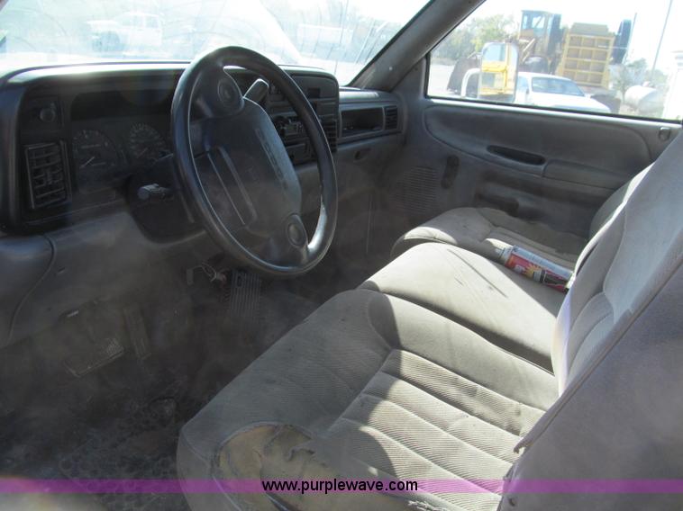 image for item F4630 1994 Dodge Ram 3500 pickup truck cab and chassis