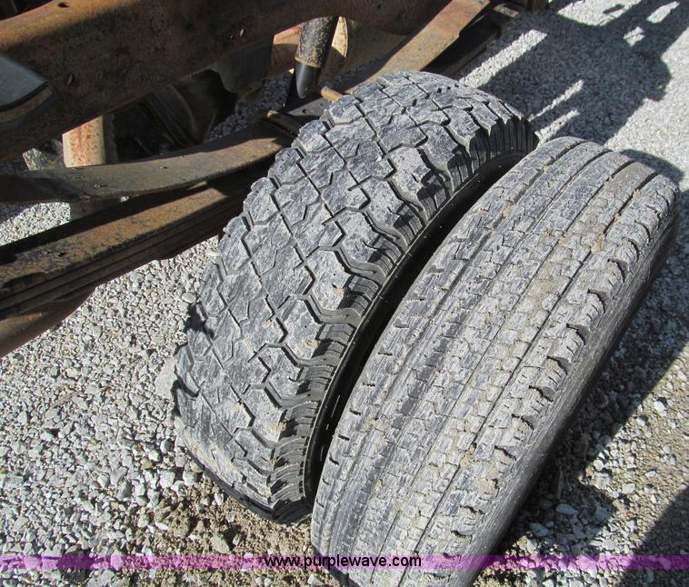 image for item F4630 1994 Dodge Ram 3500 pickup truck cab and chassis