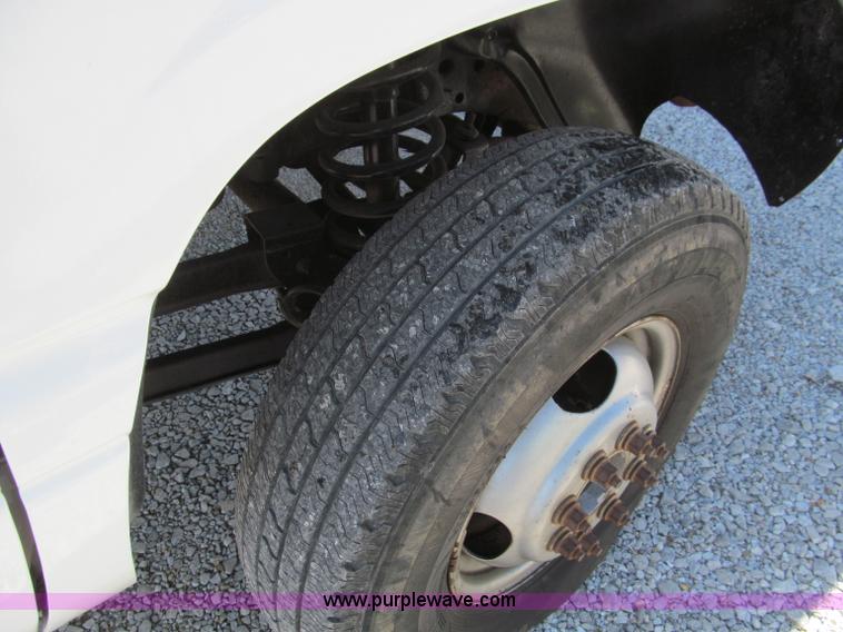 image for item F4630 1994 Dodge Ram 3500 pickup truck cab and chassis