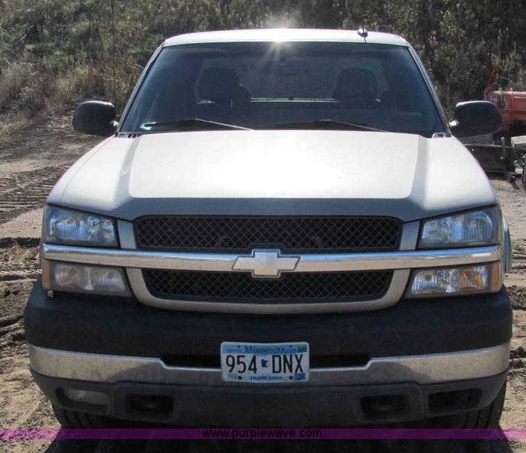 image for item F5545 2003 Chevrolet Silverado K2500HD Extended Cab pickup truck