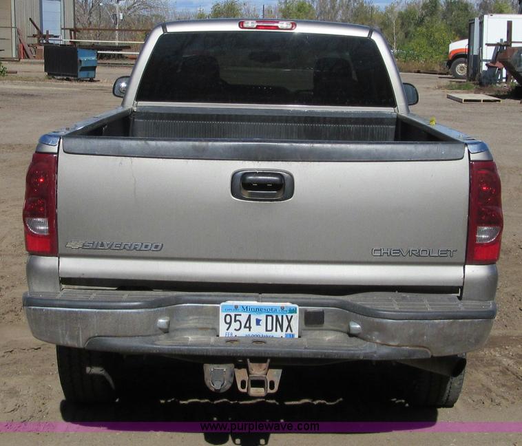image for item F5545 2003 Chevrolet Silverado K2500HD Extended Cab pickup truck