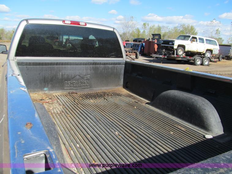 image for item F5545 2003 Chevrolet Silverado K2500HD Extended Cab pickup truck