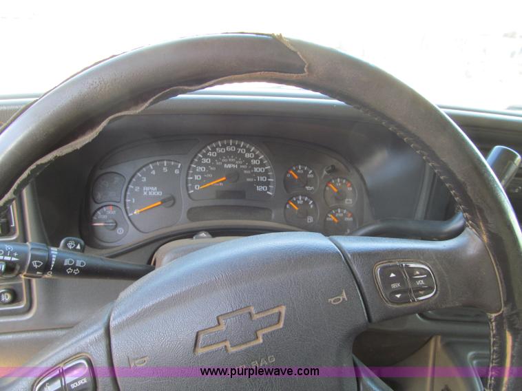 image for item F5545 2003 Chevrolet Silverado K2500HD Extended Cab pickup truck