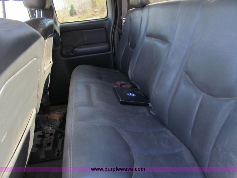 image for item F5545 2003 Chevrolet Silverado K2500HD Extended Cab pickup truck