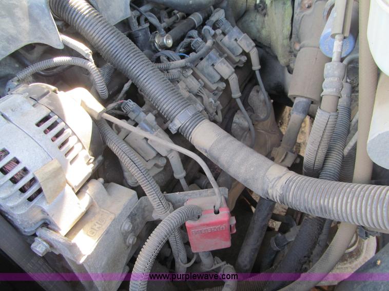 image for item F5545 2003 Chevrolet Silverado K2500HD Extended Cab pickup truck