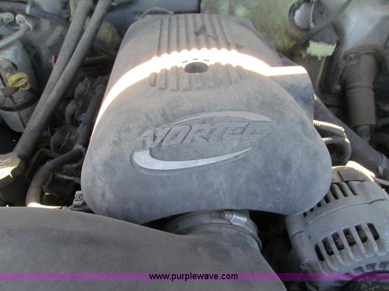 image for item F5545 2003 Chevrolet Silverado K2500HD Extended Cab pickup truck