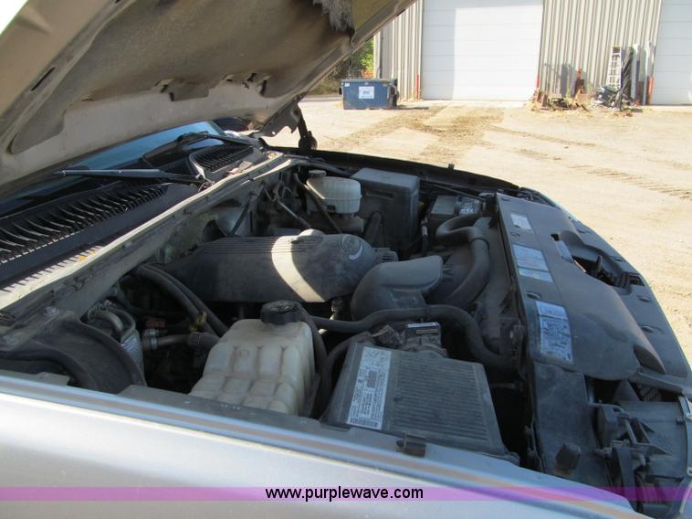 image for item F5545 2003 Chevrolet Silverado K2500HD Extended Cab pickup truck