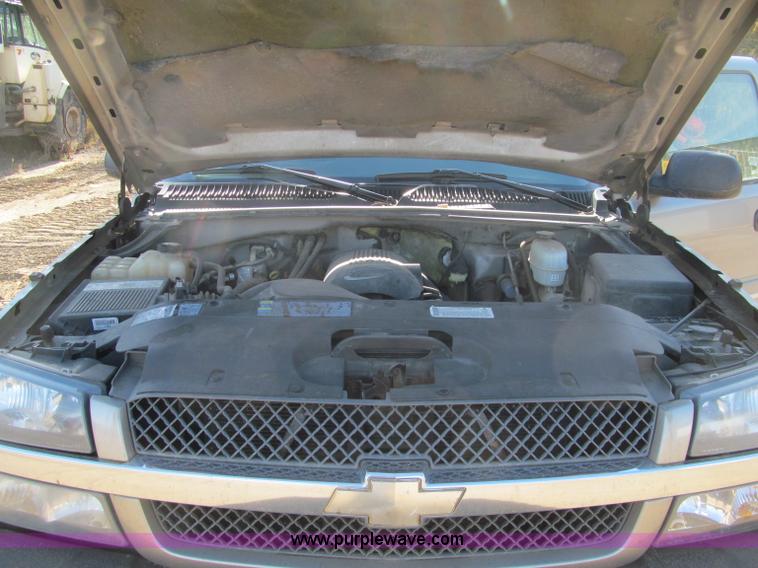 image for item F5545 2003 Chevrolet Silverado K2500HD Extended Cab pickup truck