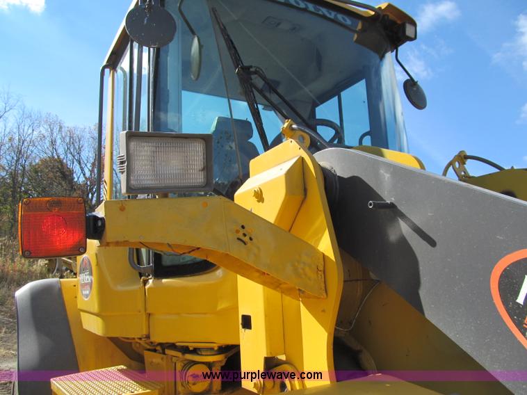 image for item F5546 2008 Volvo L90F wheel loader