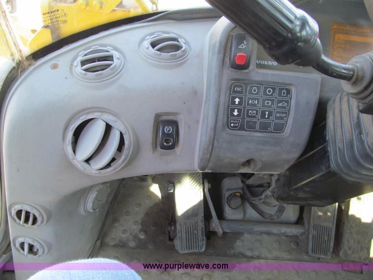 image for item F5546 2008 Volvo L90F wheel loader