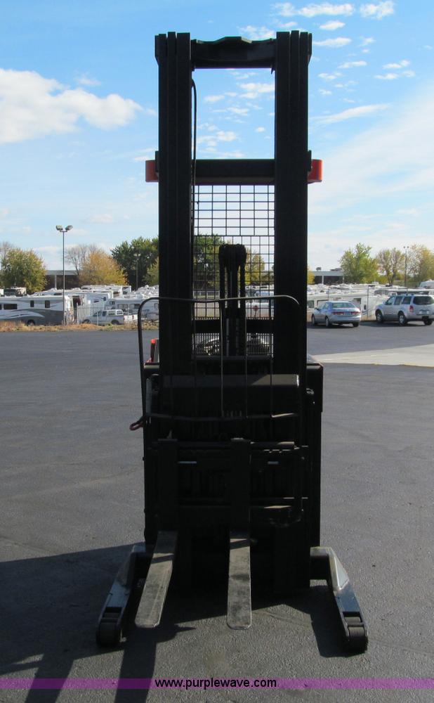 image for item F5547 2002 BT Prime-Mover forklift