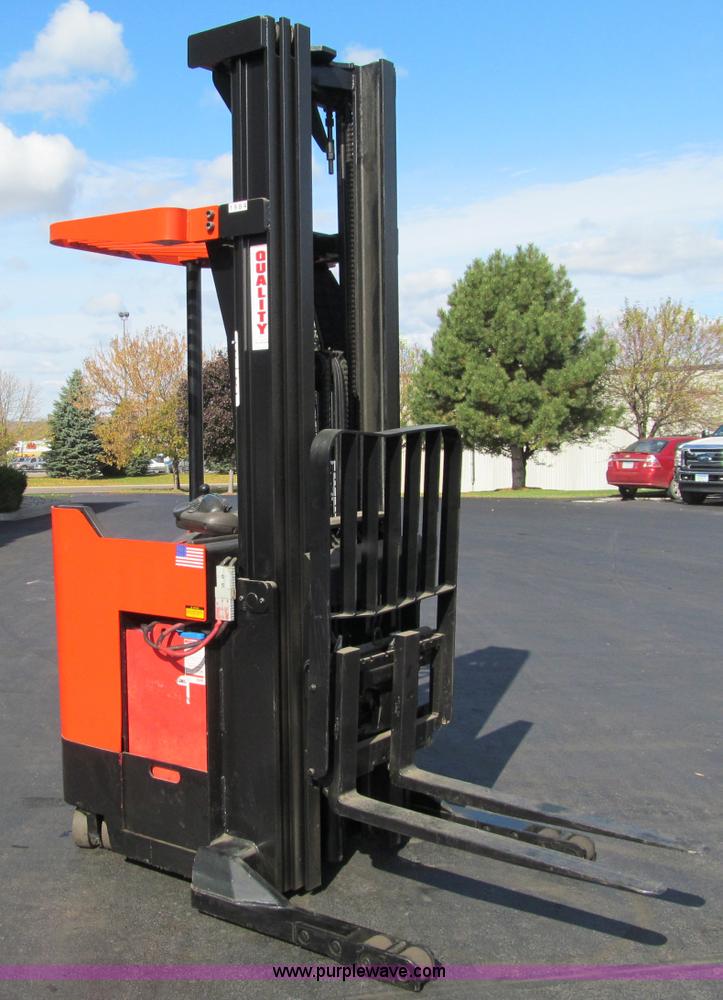 image for item F5547 2002 BT Prime-Mover forklift
