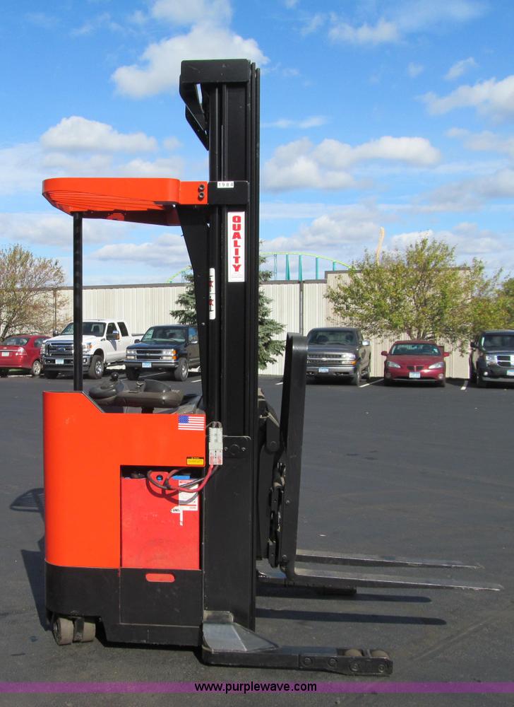 image for item F5547 2002 BT Prime-Mover forklift