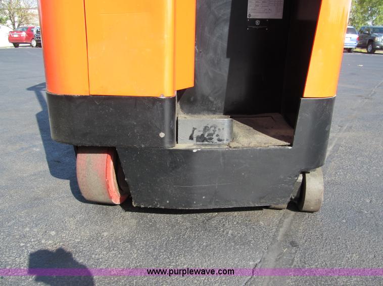 image for item F5547 2002 BT Prime-Mover forklift