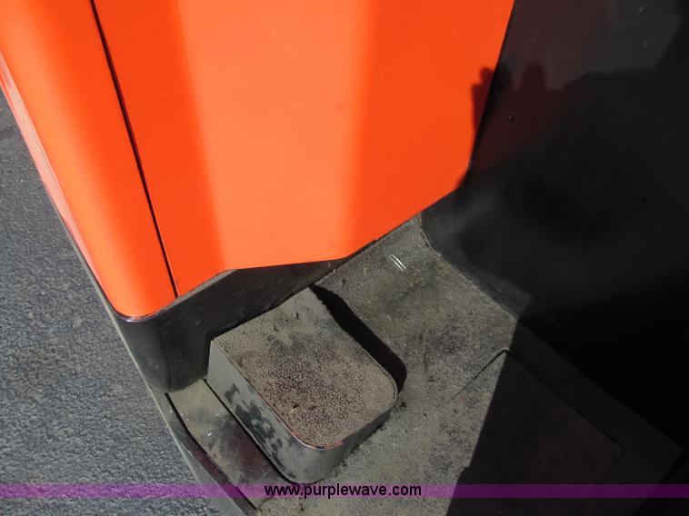 image for item F5547 2002 BT Prime-Mover forklift