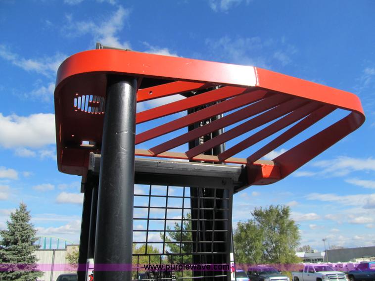 image for item F5547 2002 BT Prime-Mover forklift