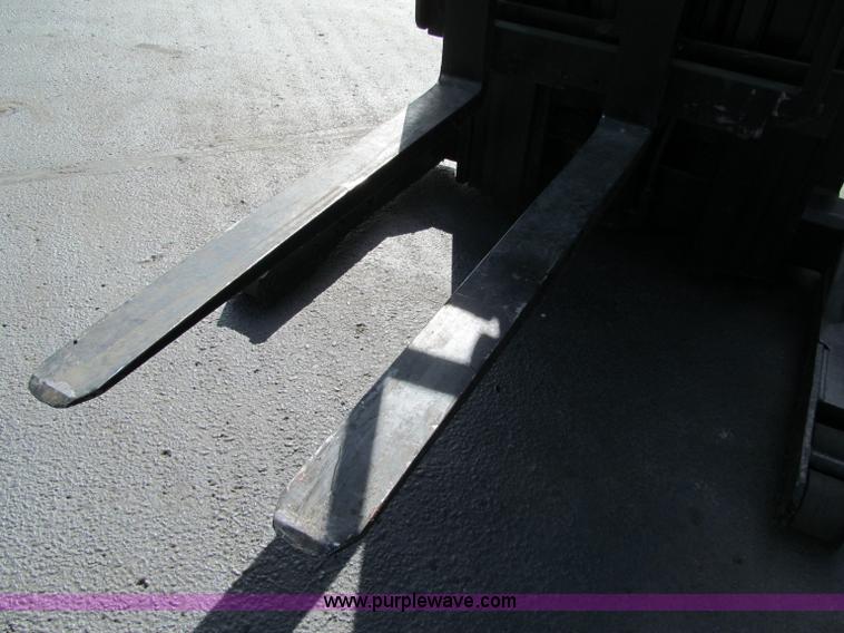 image for item F5547 2002 BT Prime-Mover forklift