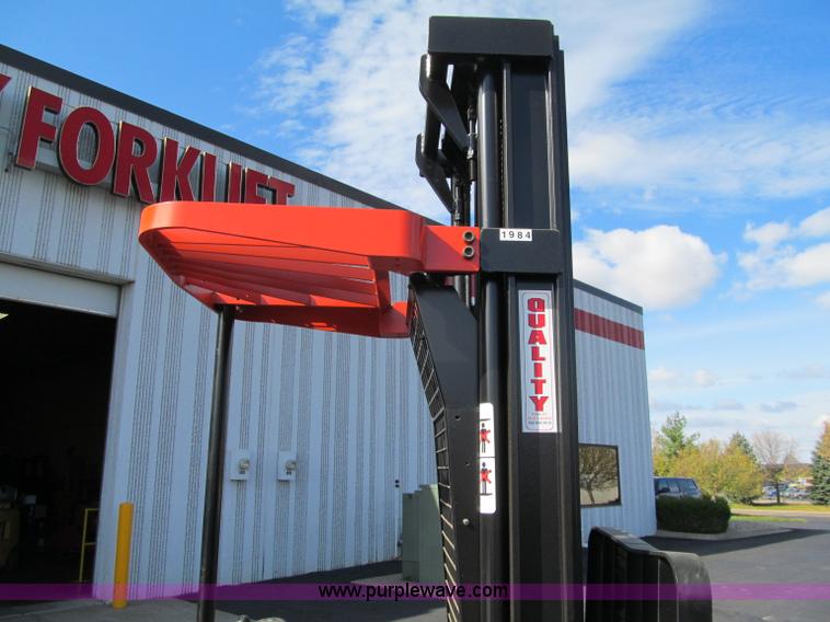 image for item F5547 2002 BT Prime-Mover forklift