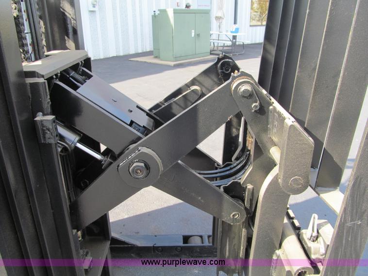 image for item F5547 2002 BT Prime-Mover forklift