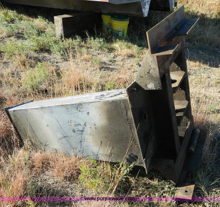 image for item G7508 Wheeler 16 yard dump bed