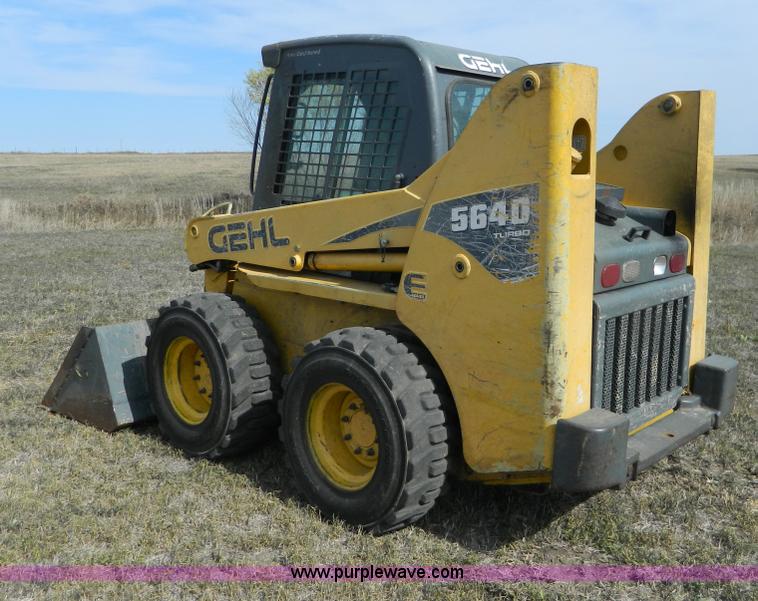 image for item G7512 2006 Gehl 5640 skid steer