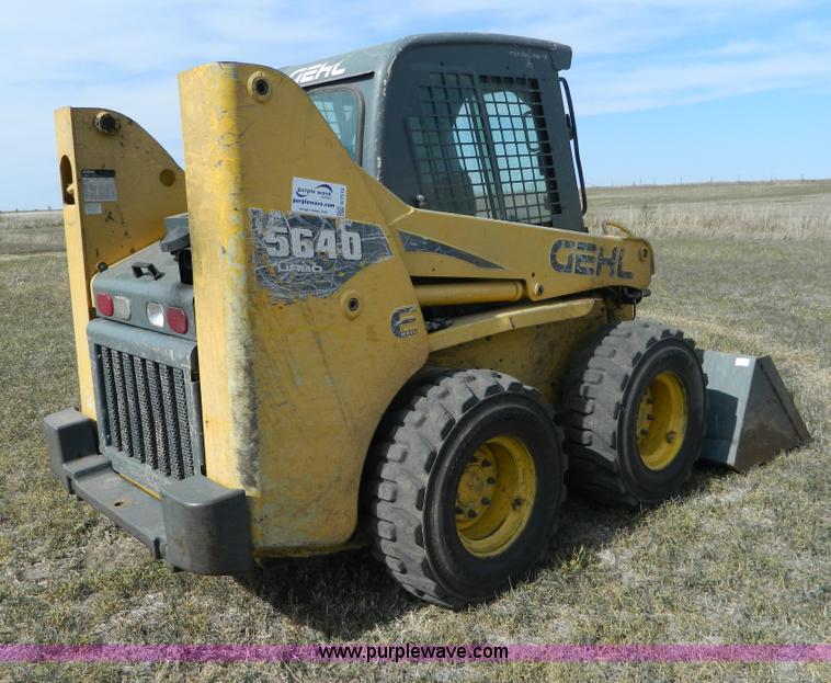 image for item G7512 2006 Gehl 5640 skid steer