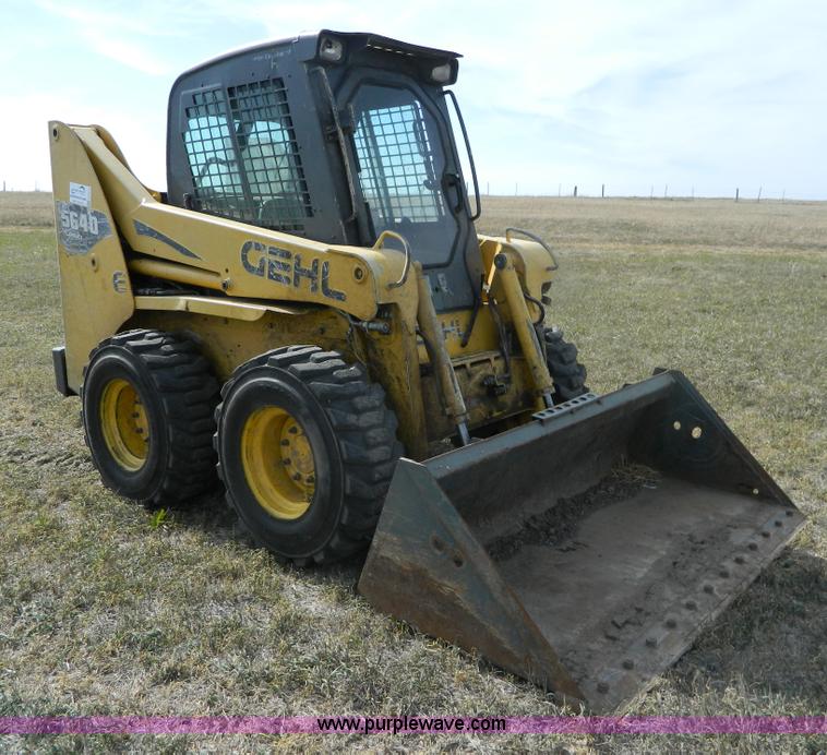 image for item G7512 2006 Gehl 5640 skid steer