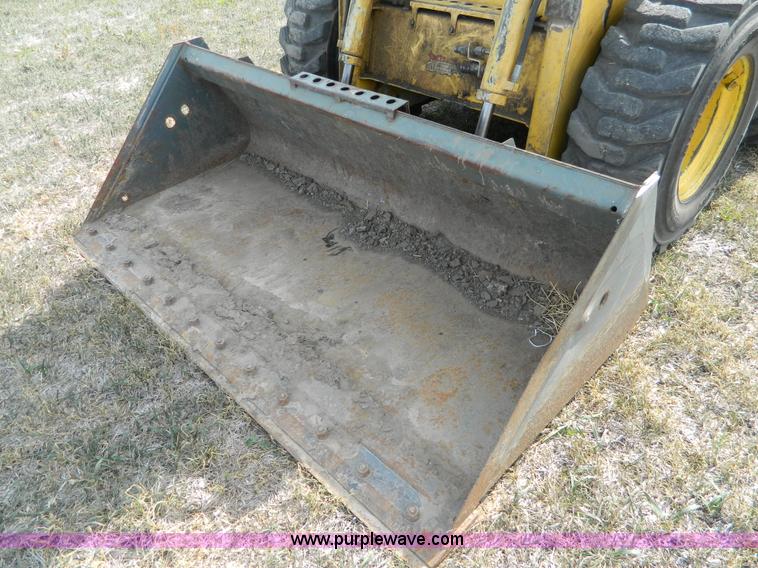 image for item G7512 2006 Gehl 5640 skid steer
