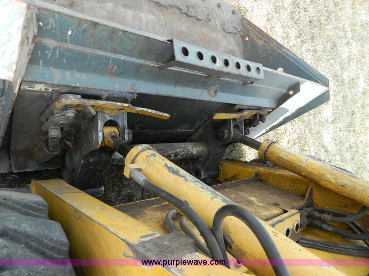 image for item G7512 2006 Gehl 5640 skid steer