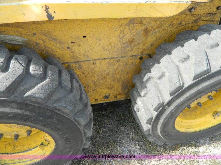 image for item G7512 2006 Gehl 5640 skid steer
