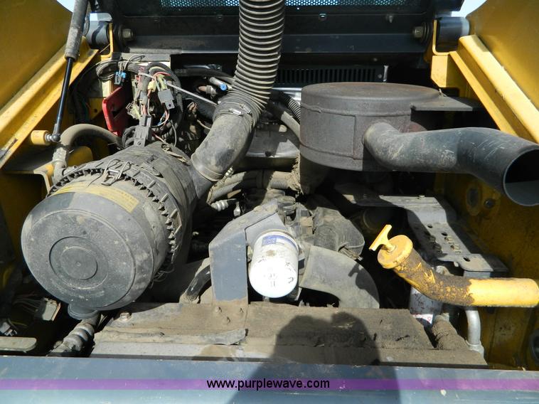 image for item G7512 2006 Gehl 5640 skid steer