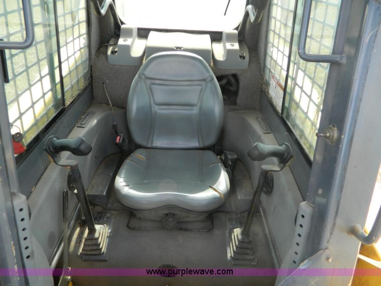 image for item G7512 2006 Gehl 5640 skid steer