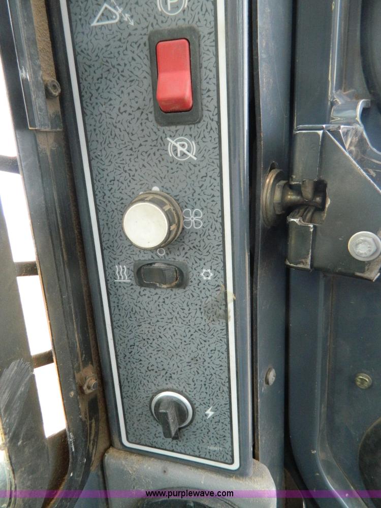 image for item G7512 2006 Gehl 5640 skid steer