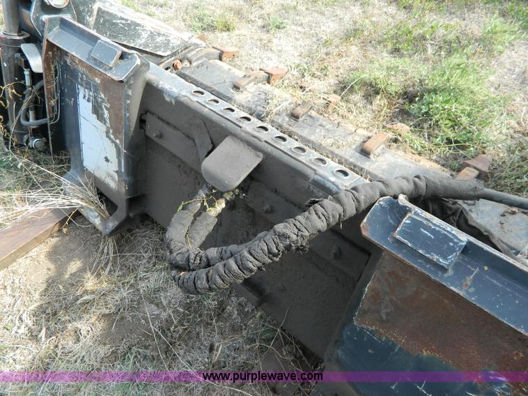 image for item G7517 John Deere MP Pro 72" clam shell rock tooth skid steer bucket