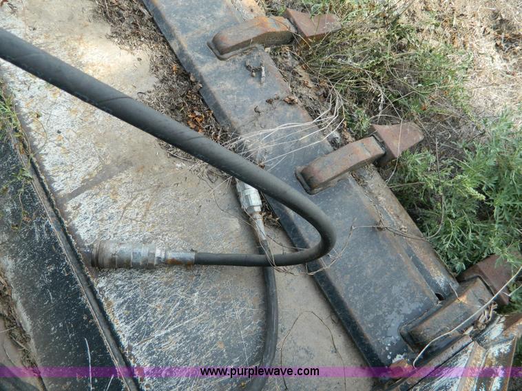 image for item G7517 John Deere MP Pro 72" clam shell rock tooth skid steer bucket