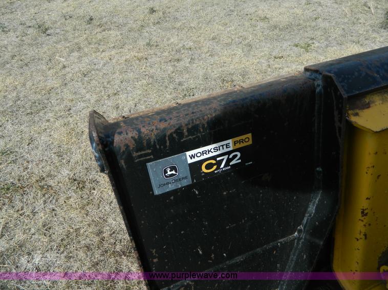 image for item G7518 2006 John Deere 320 skid steer