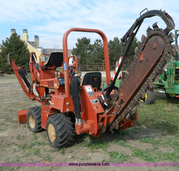 image for item G7521 2004 Ditch Witch 3700DD trencher