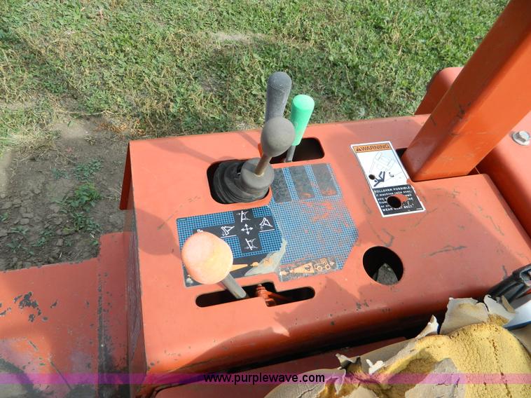 image for item G7521 2004 Ditch Witch 3700DD trencher