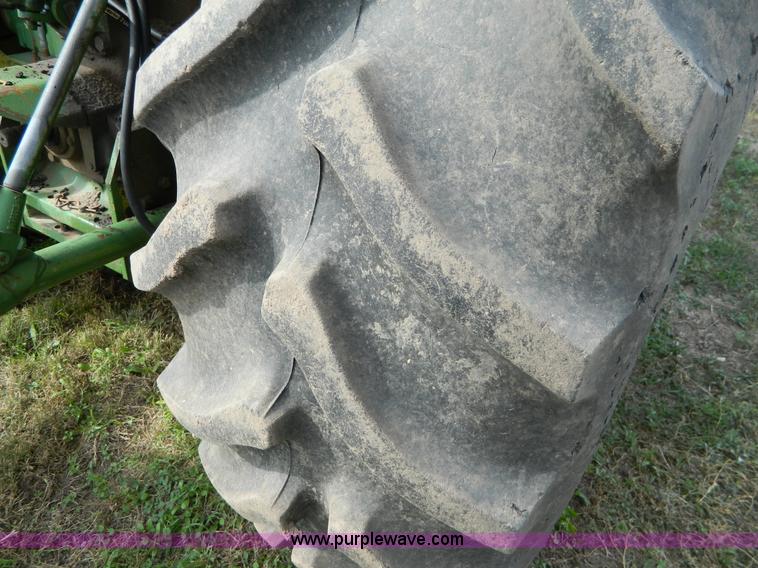 image for item G7522 John Deere 2840 tractor