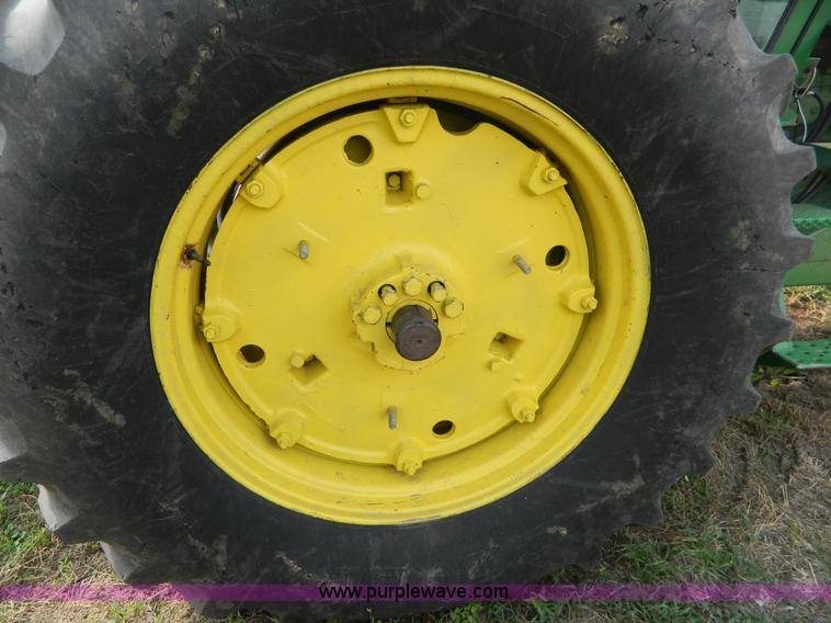 image for item G7522 John Deere 2840 tractor