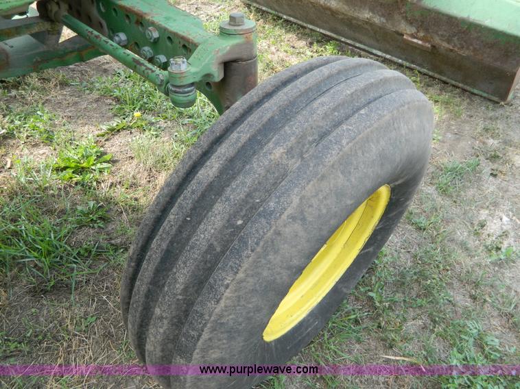 image for item G7522 John Deere 2840 tractor